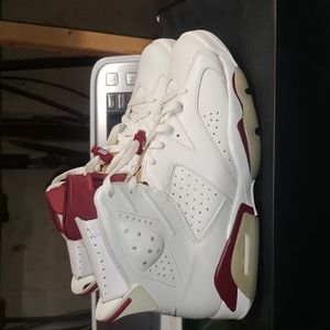 Air Jordan retro 6 Maroon size 10.5